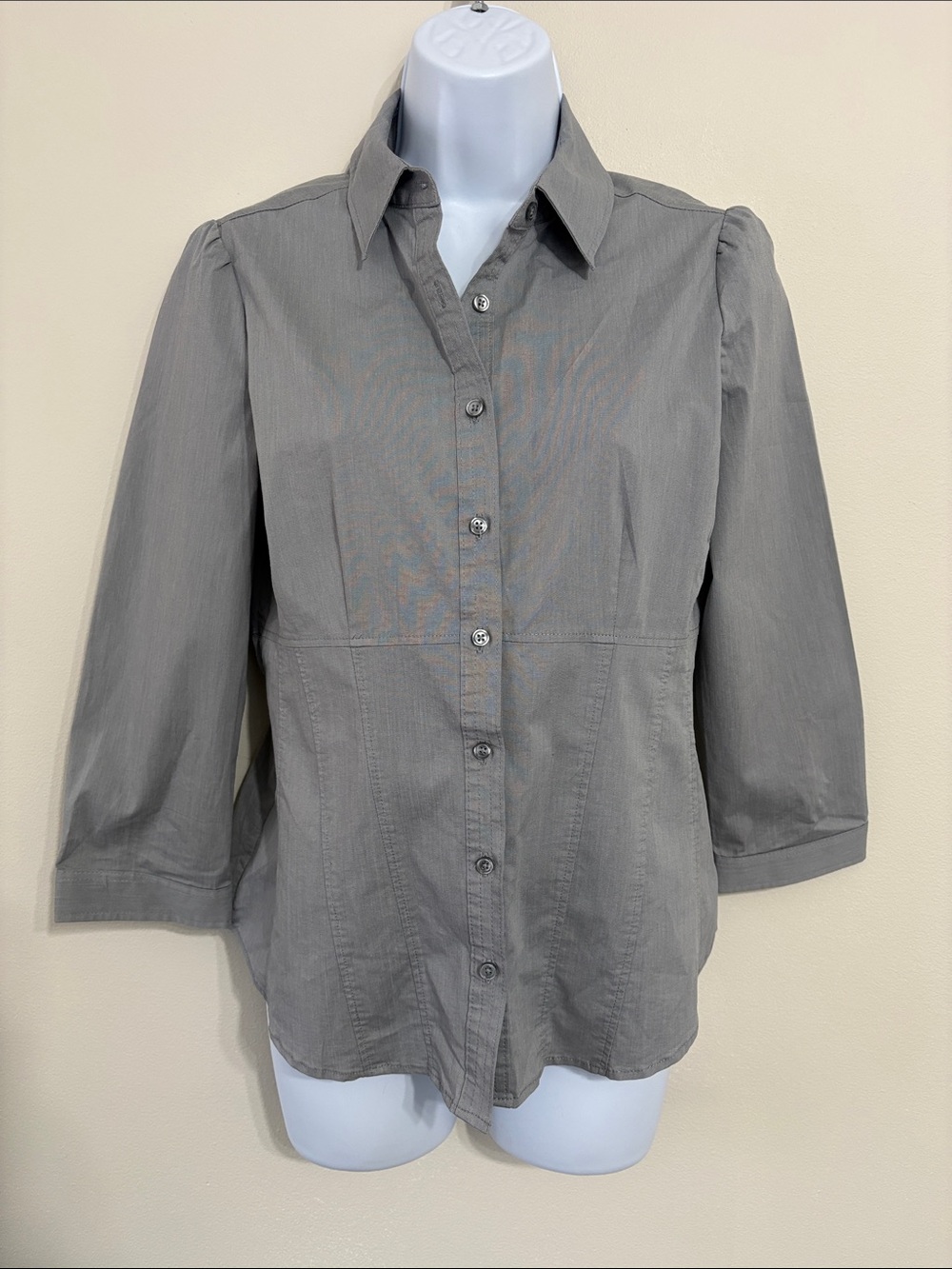 New York & Company Light Grey Tailored Button-Down Shirt